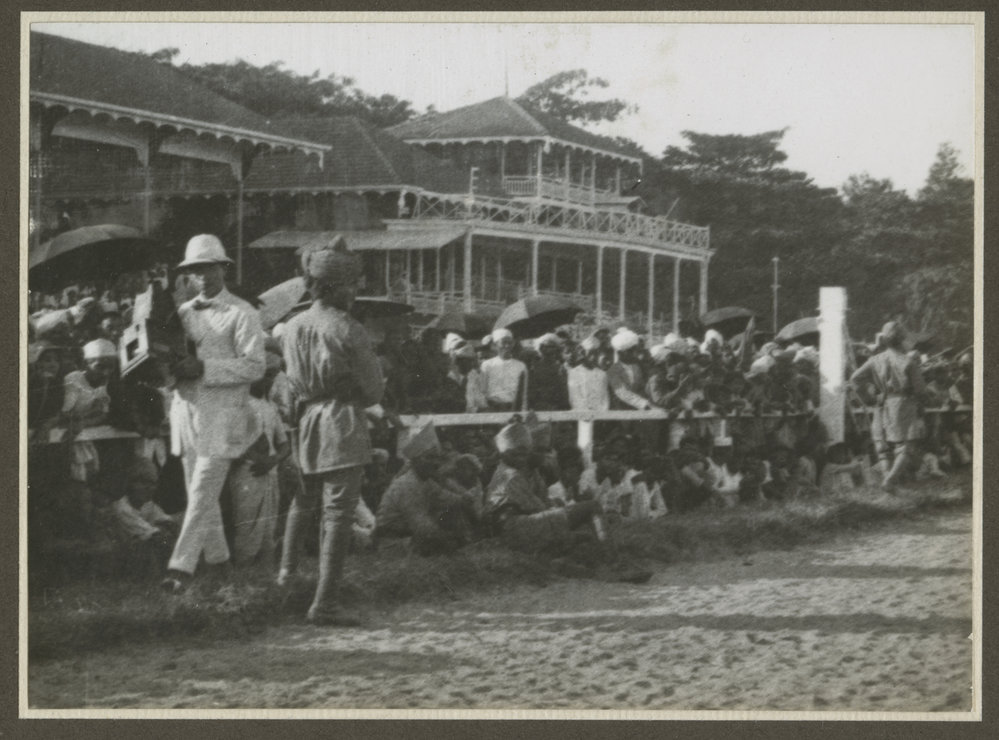 Spectators at Calcutta