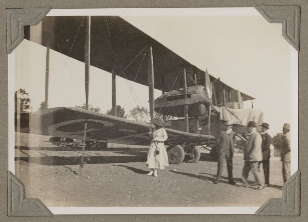Vickers Vimy arrival at Darwin
