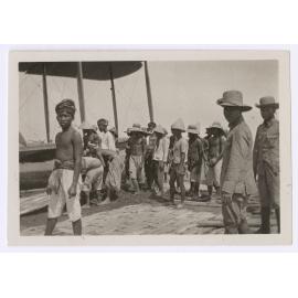 Digging out the Vickers Vimy, Sourabaya