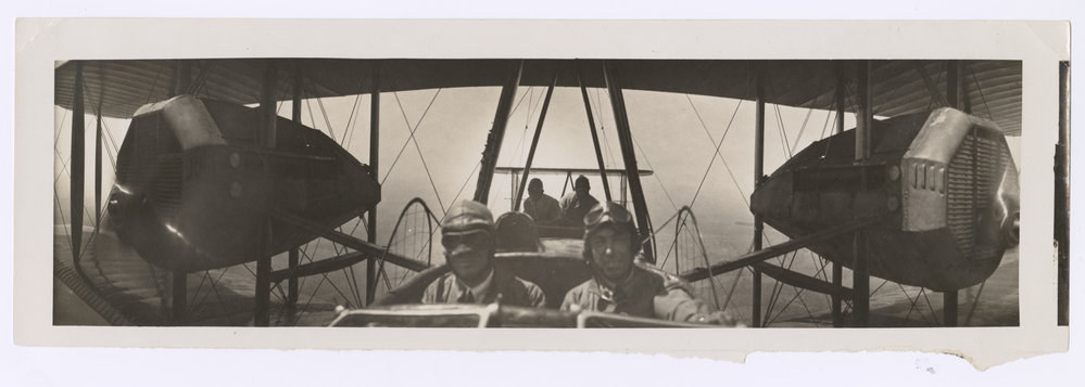Vickers Vimy crew flying into Sydney