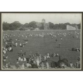 Spectators at Calcutta