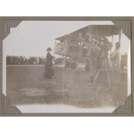 Vickers Vimy arrival at Darwin