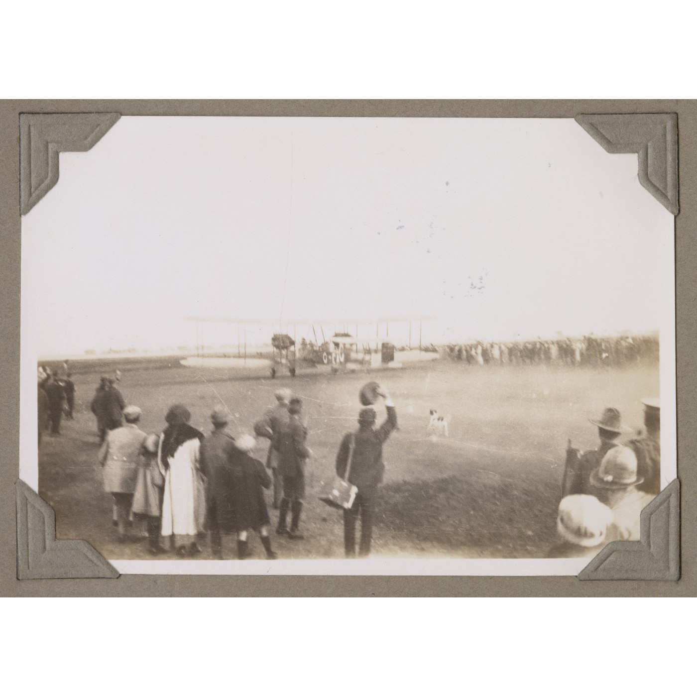 Arrival of Vickers Vimy and crew at Darwin and Adelaide