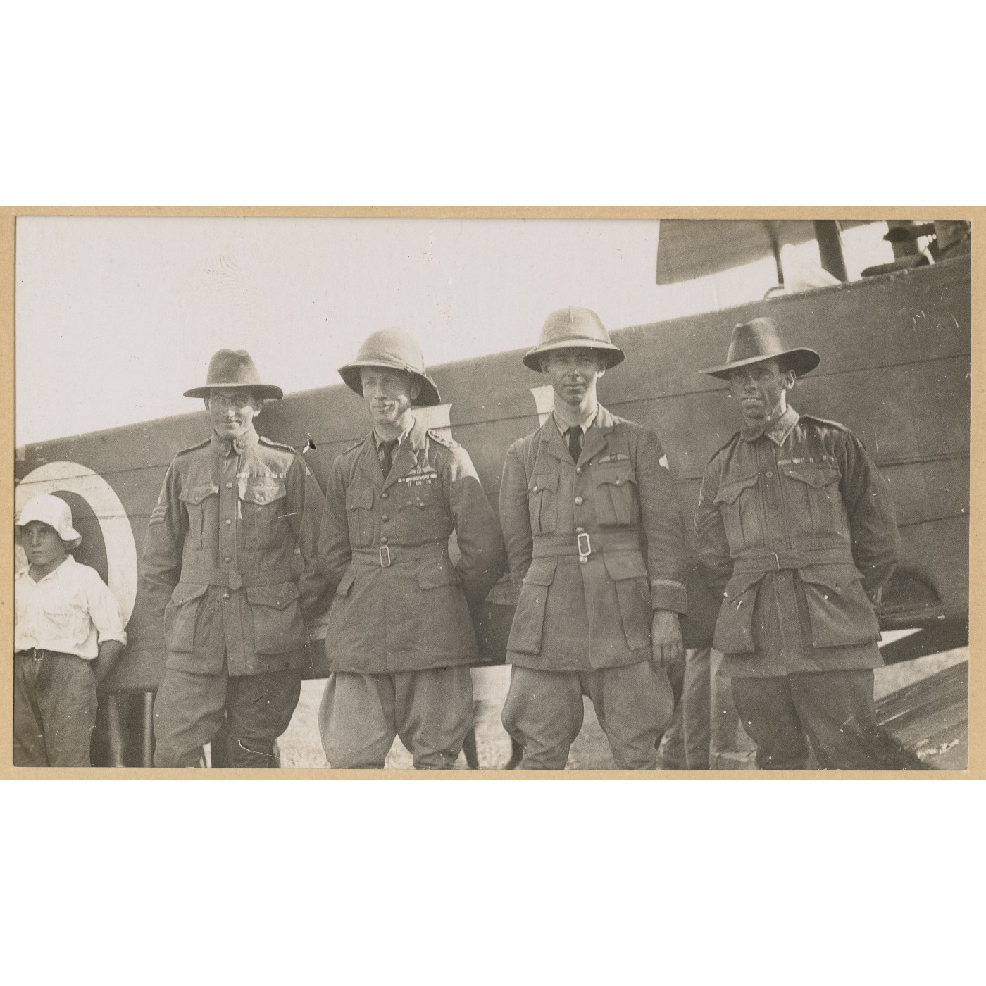 Vickers Vimy and crew in Darwin, Northern Territory