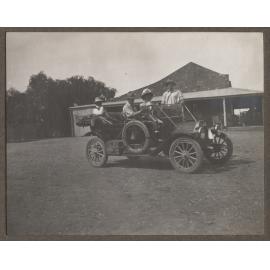 Motor car at Mutooroo Station