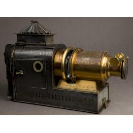 Lantern slide projector